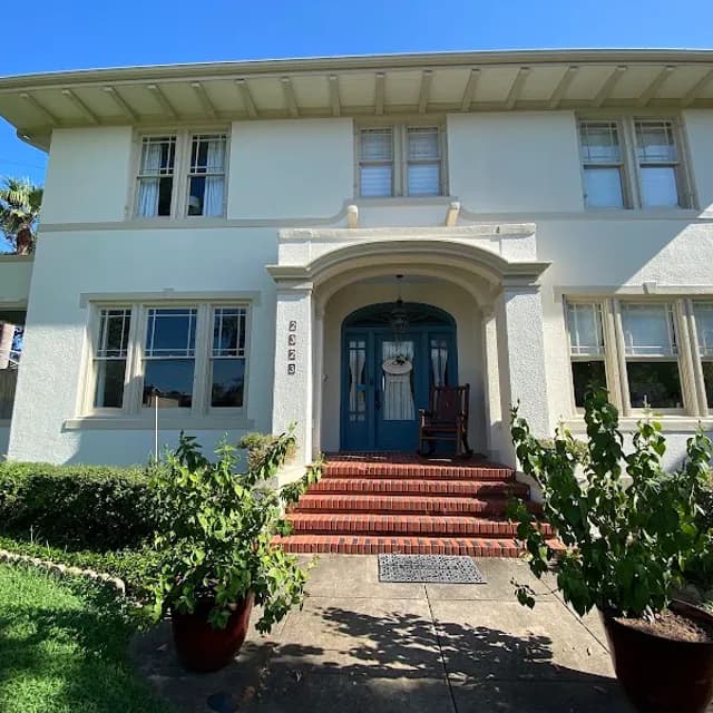 Avenue O Bed & Breakfast — pre-cruise hotel 10 min drive from Port of Galveston