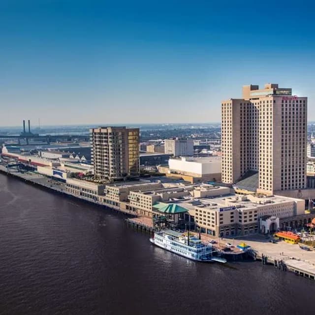 Hilton New Orleans Riverside — pre-cruise hotel 5 min drive from Port of New Orleans
