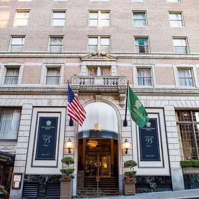 Mayflower Park Hotel — pre-cruise hotel 8 min drive to Pier 66, 15 min drive to Pier 91 from Port of Seattle