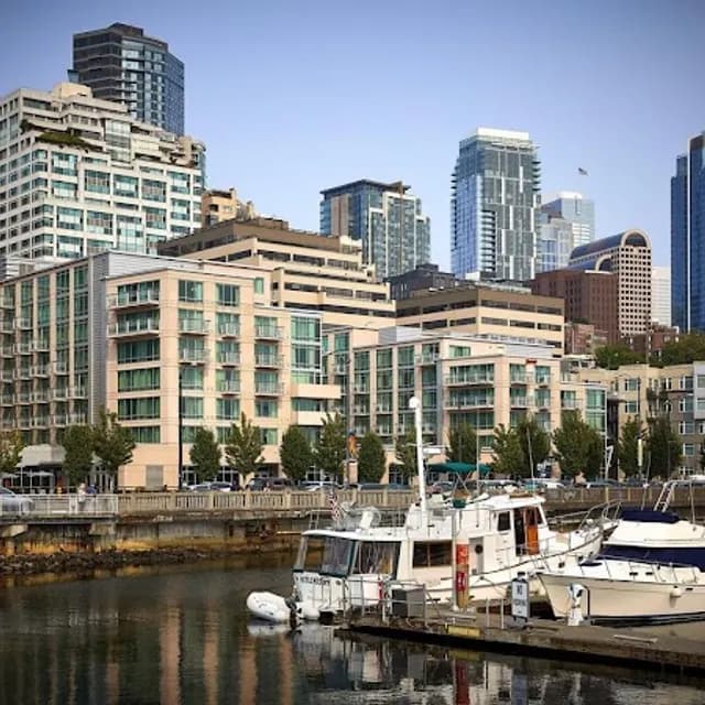 Seattle Marriott Waterfront — pre-cruise hotel 5 min walk to Pier 66, 10 min drive to Pier 91 from Port of Seattle