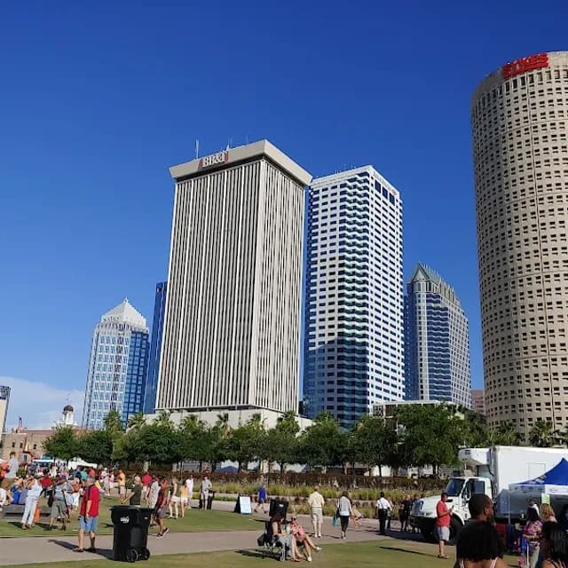 Curtis Hixon Waterfront Park — 30 min - 1 hour pre-cruise activity near Port Tampa Bay