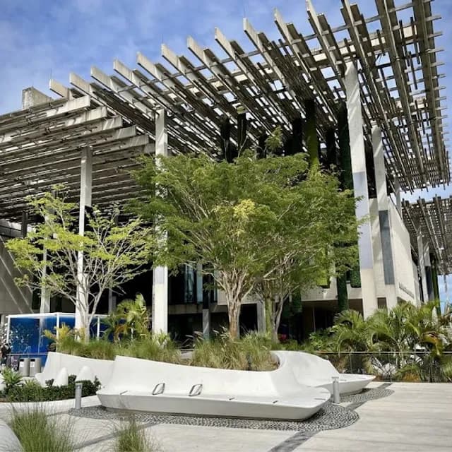 Pérez Art Museum Miami (PAMM) — 1-2 hours pre-cruise activity near PortMiami