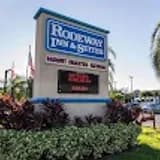 Rodeway Inn & Suites Cruise Port — pre-cruise hotel 5 min drive from Port Everglades